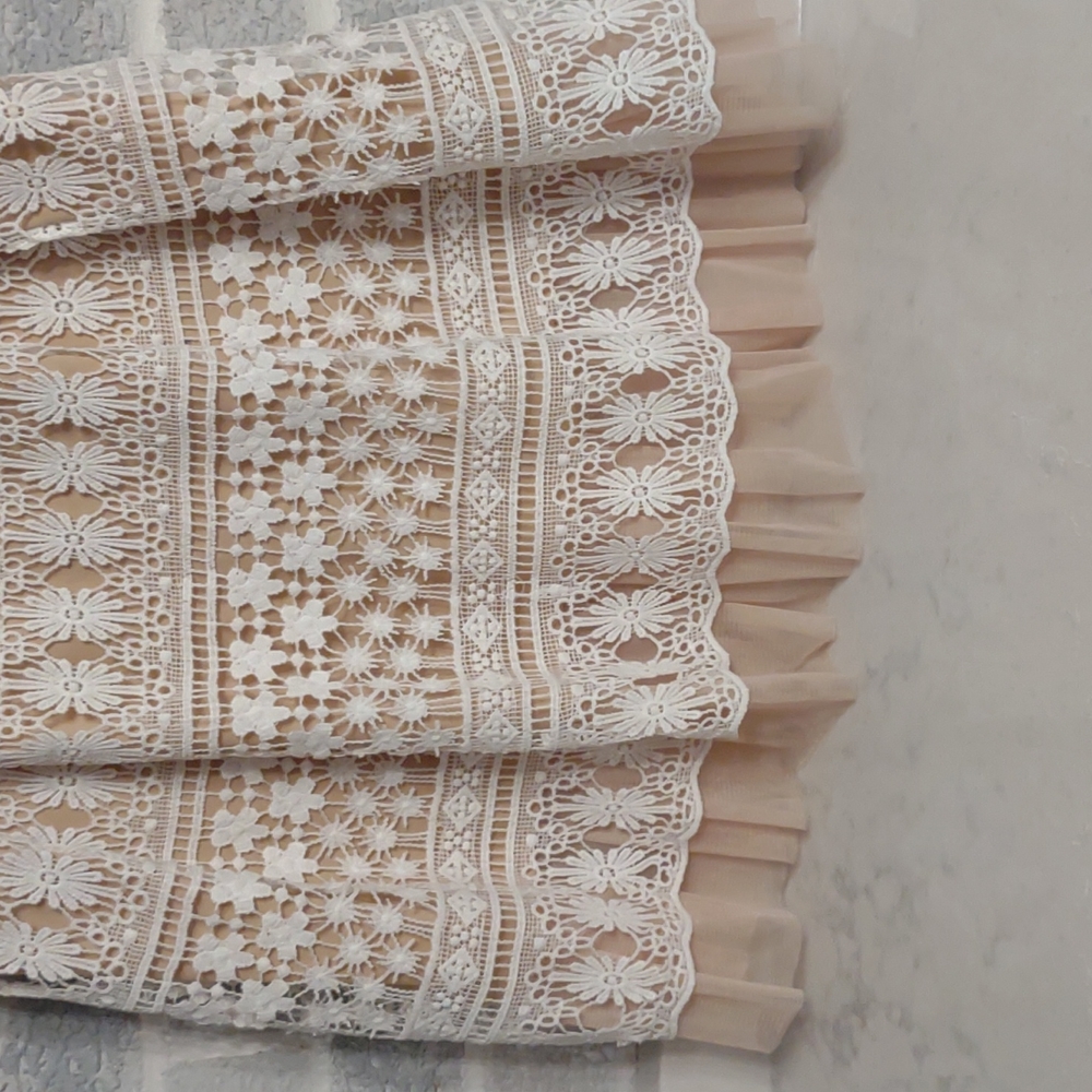 FREE w/ Bundle Francesca's Tan Dress White Lace Overlay & Cutout Chest Small - Picture 5 of 15